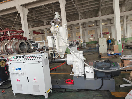 Non-dust Cutting Plastic Pipe Production Extrusion Line Equipped with Water Cooling System Adjustable Flow Enhancing Pipe