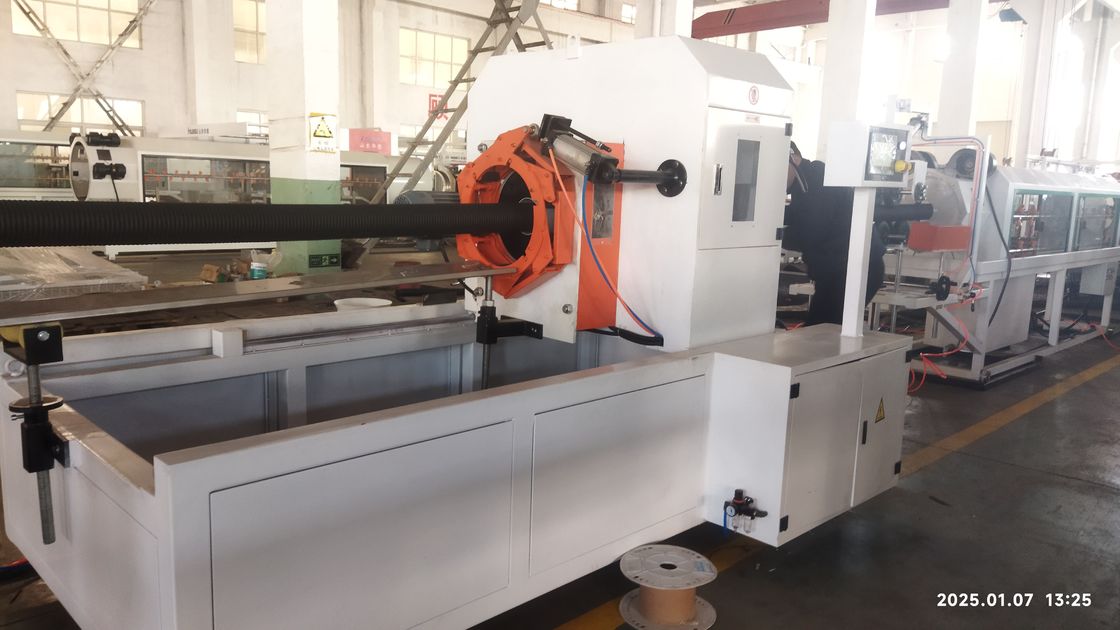 Linha de extrusão automática de tubos corrugados de parede dupla com motor Siemens e sistema de controlo PLC para produção de 8-15 kg/h