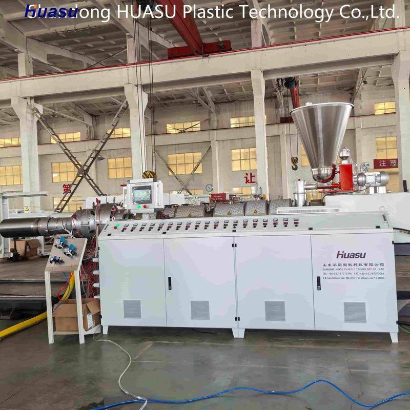 Linha de produção de tubos corrugados de PVC de parede dupla personalizável com diâmetro de tubo de 32-1600 mm e saída de 500-2000 kg / h