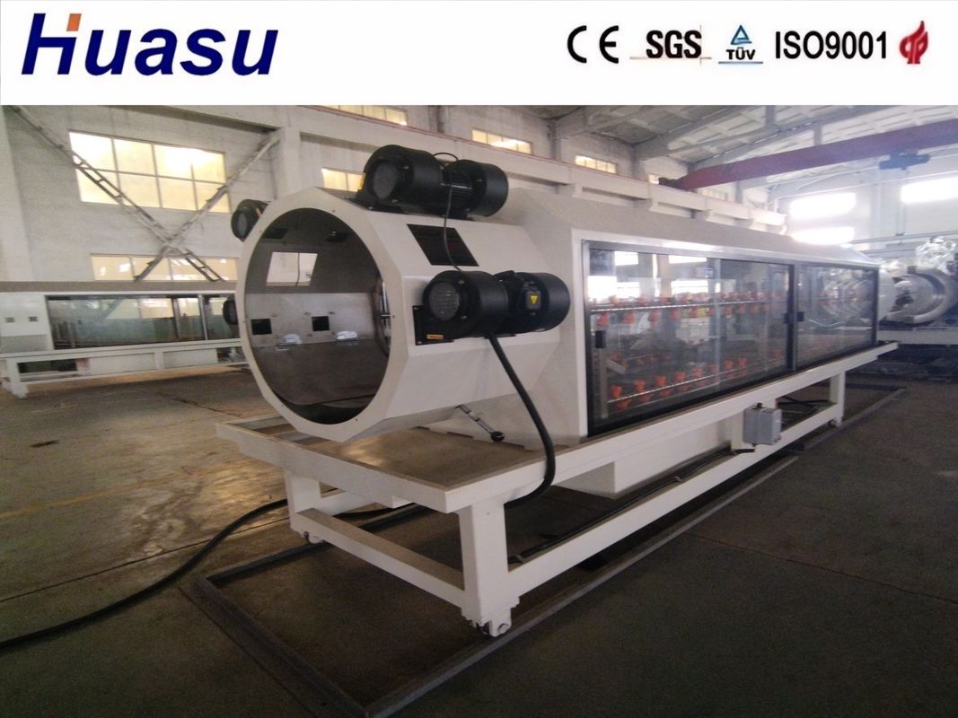 Linha de extrusão de tubos DWC de extrusão cônica de dois parafusos com alta automação e bloco de molde em funcionamento