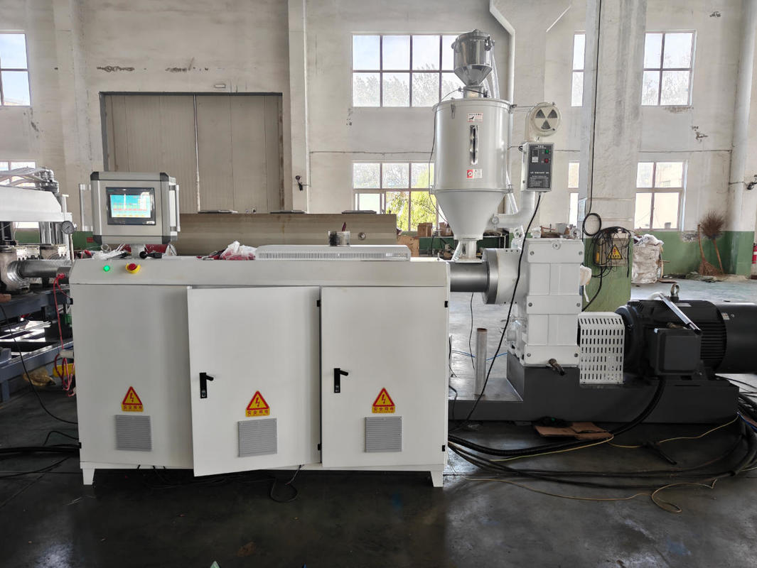 Linha de Extrusão de Tubo Corrugado de Parede Simples com Tensão de 220-440V, Velocidade Máxima de Saída de 15m/min e Especificação de 75-250mm