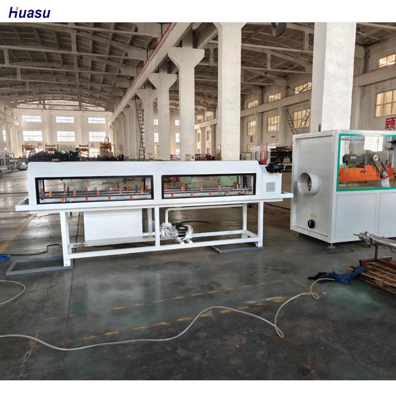 Linha de extrusão de tubo corrugado de parede simples automática com material de cilindro 38CrMoAlA e sistema de engrenamento totalmente interligado