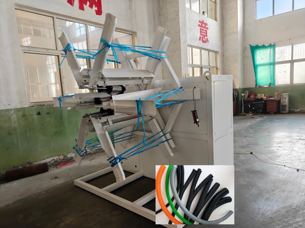 Linha de extrusão de tubos corrugados de parede dupla com dureza do cilindro HV>940, material da engrenagem 20CrMnTi e relação do parafuso 33:1