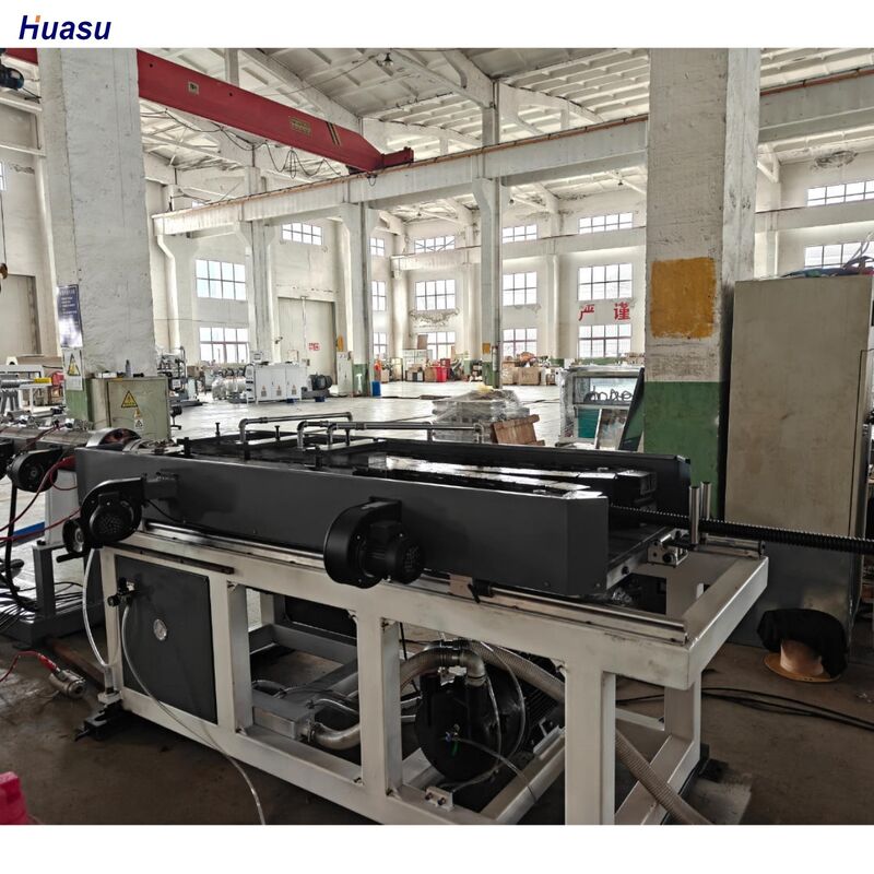 Linha de extrusão de tubos ondulados de parede única com controle PLC que oferece operação semi-automática a totalmente automática e componentes elétricos Schneider/Siemens