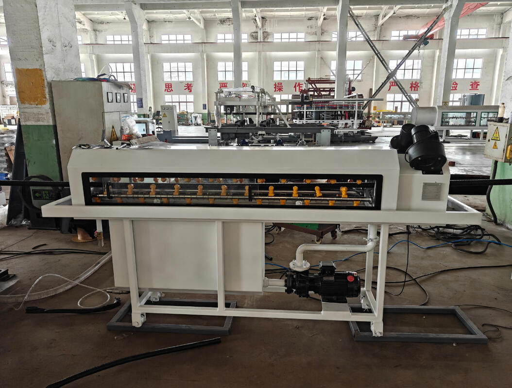 Linha de extrusão de tubos ondulados de parede única com sistema de controlo PLC e componentes elétricos Schneider/Siemens com profundidade de nitruração do cano de 0,4 a 0,7 mm