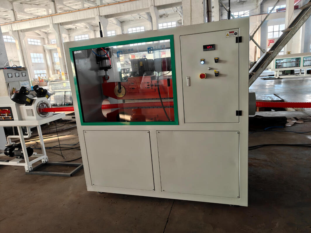 Sistema de controlo PLC Linha de extrusão de tubos ondulados de parede única com motor principal Siemens e refrigeração por água