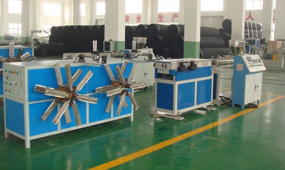 A única parede corrugou a maquinaria da extrusão da tubulação para a tubulação dos PP/PE/PVC